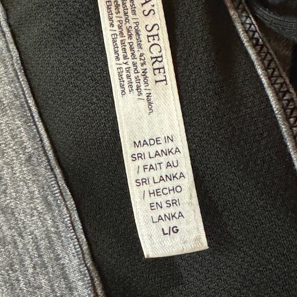 Victoria’s Secret VSX Sexy Sport Large Sports Bra Zip-Front Criss-Cross Keyhole - Picture 8 of 9